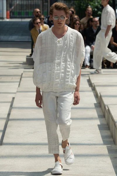 Look 2